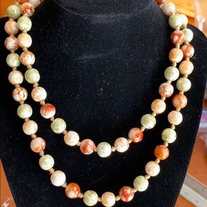 Vtg strand Glass bead necklace